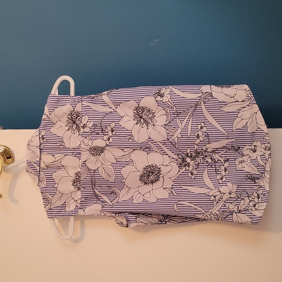 Top - Picture 2 of 2